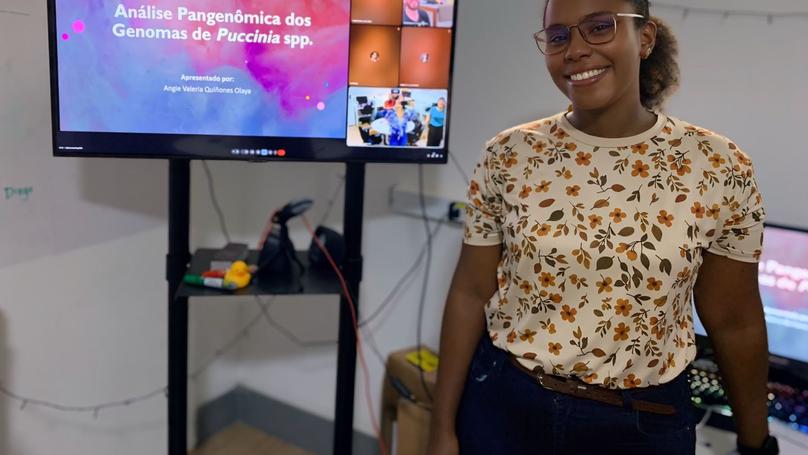 Move La America Master Fellow Angie Quinones finished her internship